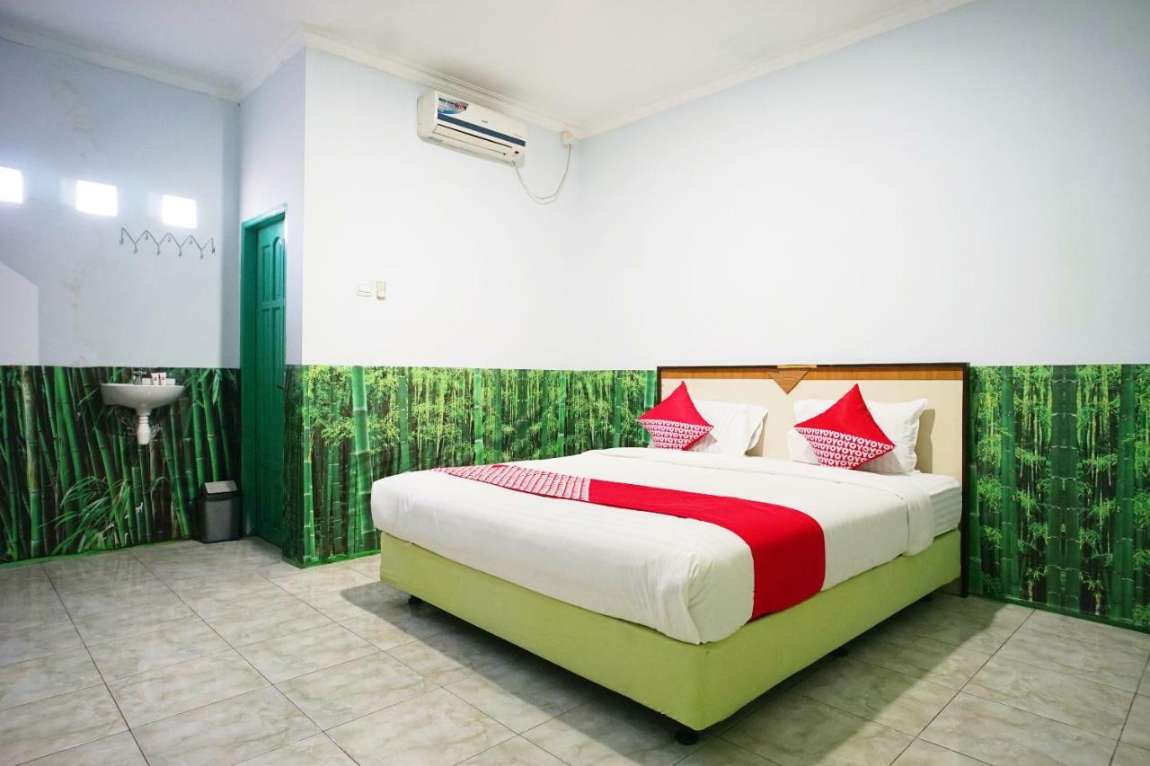 Super Oyo 754 Nur Aziziah Guest House Syariah Балікпапан Екстер'єр фото