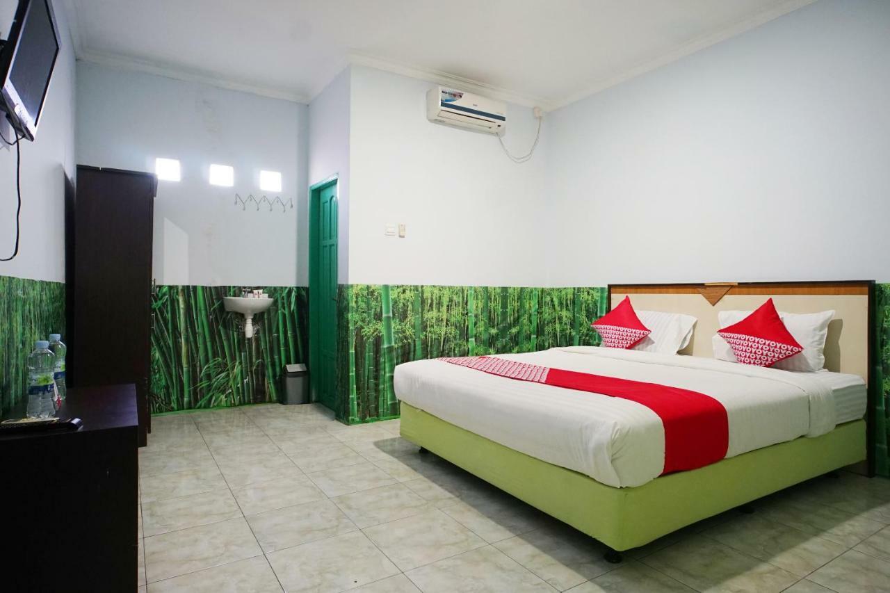 Super Oyo 754 Nur Aziziah Guest House Syariah Балікпапан Екстер'єр фото